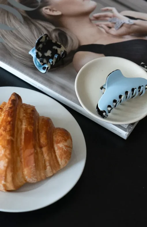Large Jaw - Frost Ivory Tokyo